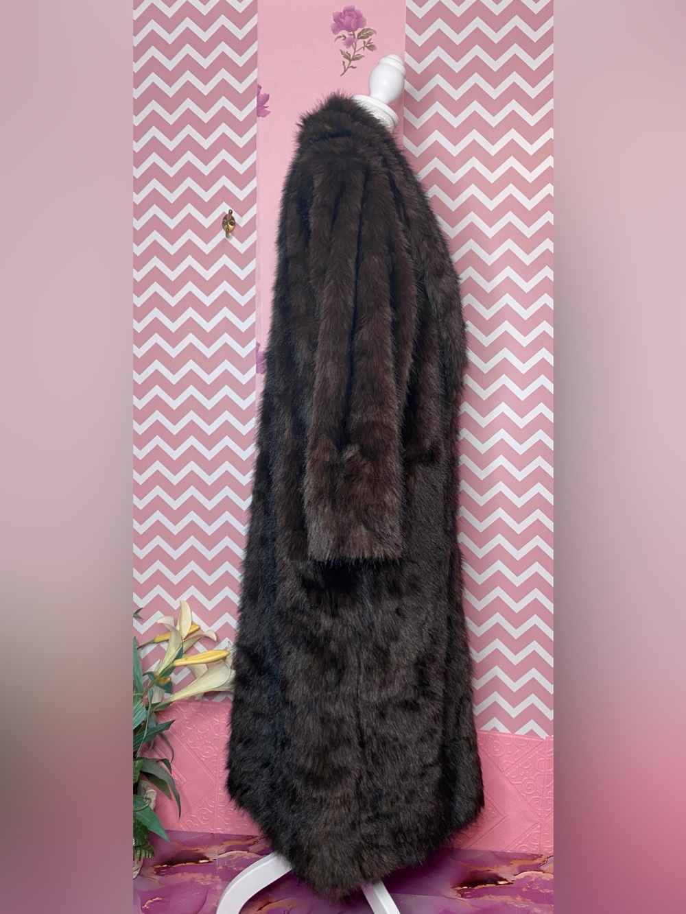 🎀🌷 Long Brown Luxurious Faux Fur Coat 🌷🎀 NWT - Picture 6 of 10